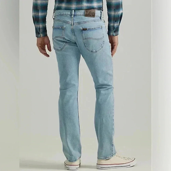 Men’s Lee Slim Straight Jeans Size 38x32 Light Wash NEW WITH TAGS - Picture 1 of 8